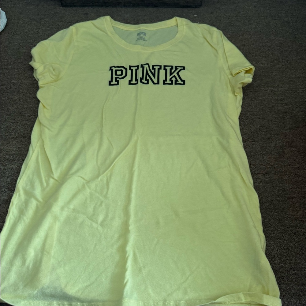 light yellow t shirt